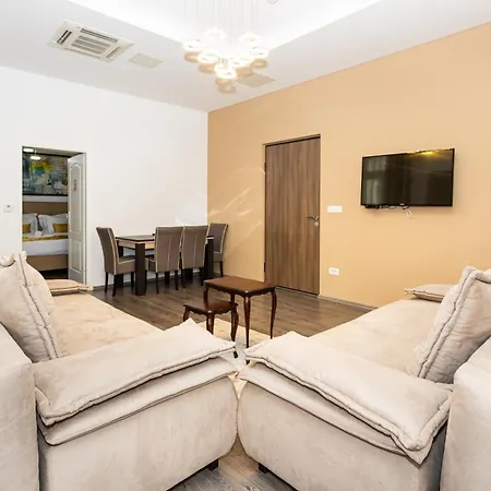 Main Promenade Apartment