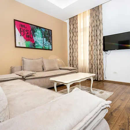 Main Promenade Apartman *